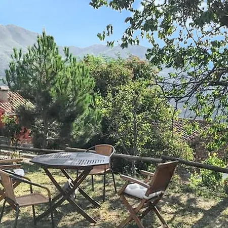 Warm In With Mountain View, 45 M² Daire Ardanué